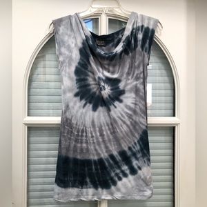 💙🩵🩶 Blue and Charcoal Grey Tie-Dye Top.